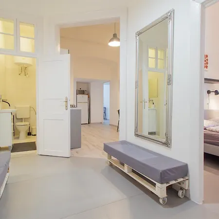 Dohany With 3bedroom 1,5bath - 9people Budapest