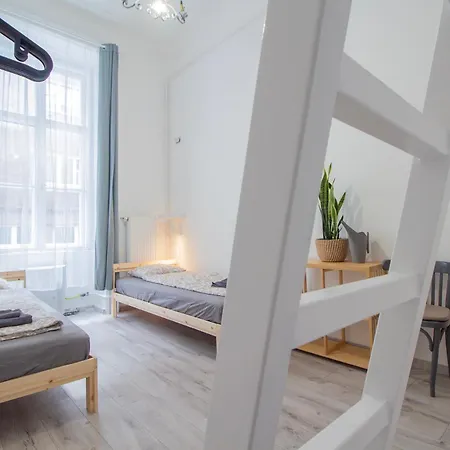 Dohany With 3bedroom 1,5bath - 9people דירה בודפשט