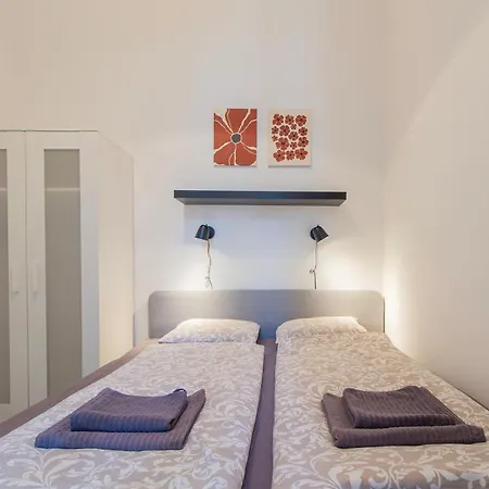 דירה Dohany With 3bedroom 1,5bath - 9people *