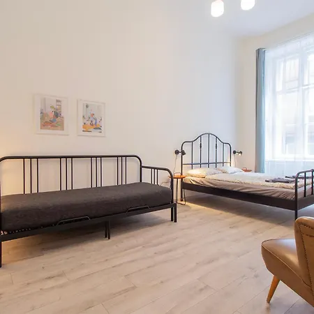 Dohany With 3bedroom 1,5bath - 9people Appartamento