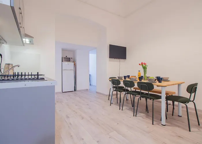 Dohany With 3bedroom 1,5bath - 9people * Budapešť