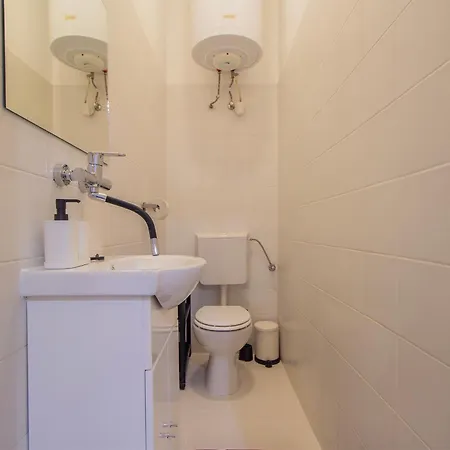 Dohany With 3bedroom 1,5bath - 9people Apartment *