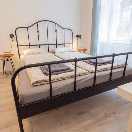 Dohany With 3bedroom 1,5bath - 9people Budapest