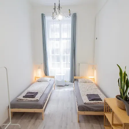 Dohany With 3bedroom 1,5bath - 9people Budapest