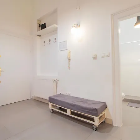 Dohany With 3bedroom 1,5bath - 9people Budapest