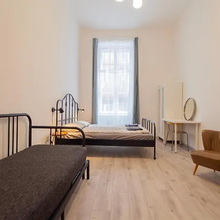 Dohany With 3bedroom 1,5bath - 9people