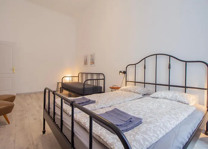 Dohany With 3bedroom 1,5bath - 9people