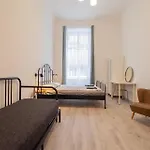 Dohany With 3bedroom 1,5bath - 9people