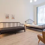 Dohany With 3bedroom 1,5bath - 9people Appartement