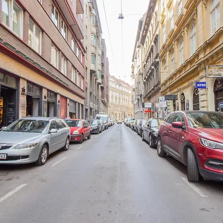 Dohany With 3bedroom 1,5bath - 9people *